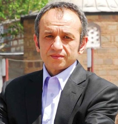 Sadık Yalsızuçanlar;